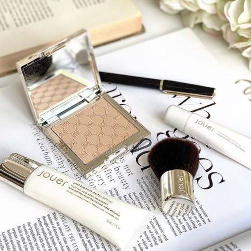 Basic Makeup Essentials For Beginners and Beauty Experts