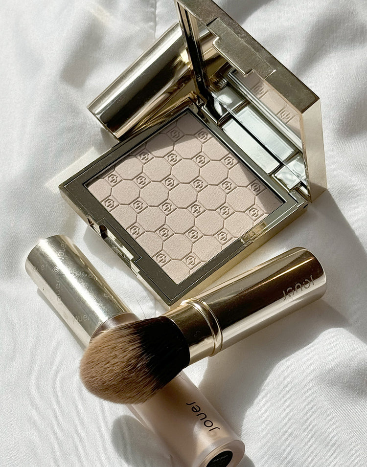 <div class="metafield-rich_text_field"><p>Enjoy an extra 25% off the complexion set </p></div>